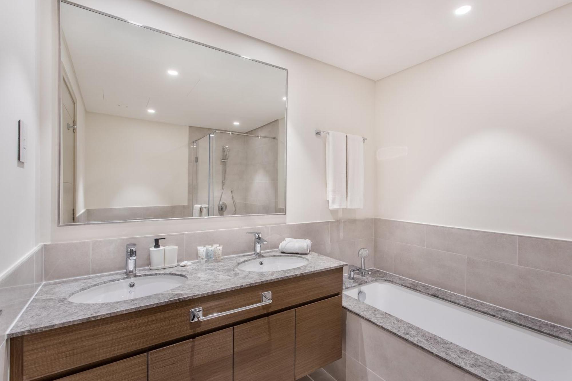 Apartment 65th High Floor - 4 Bedroom With Opera, Fountain & Burj Khalifa View - Downtown - Tower 1 By Stayfinity For Max 9 Guests *